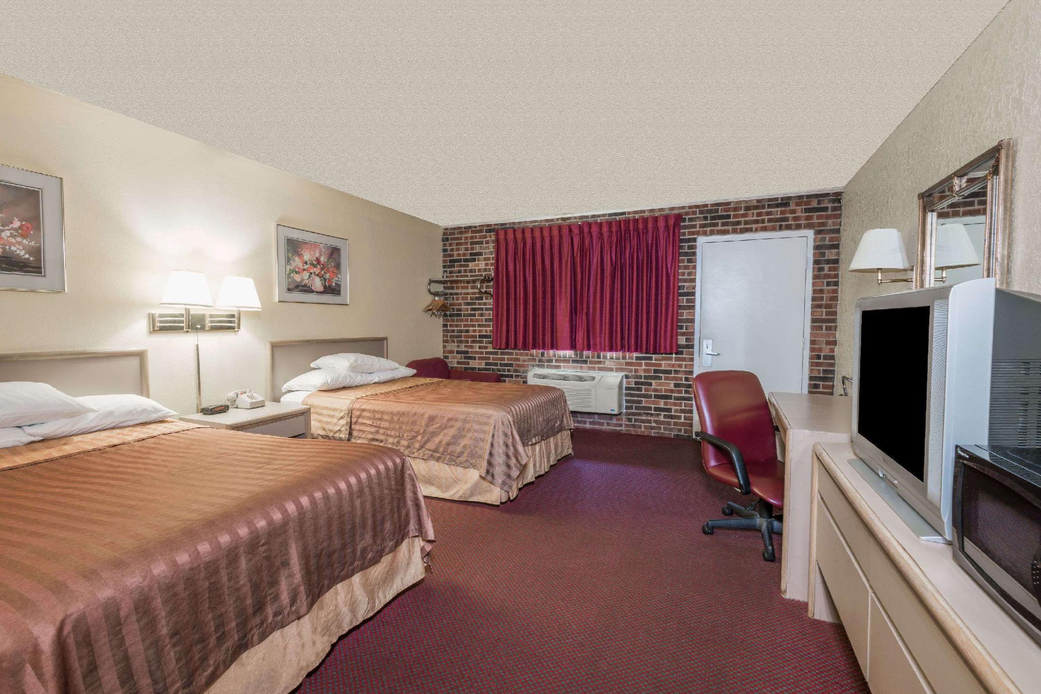 Travelodge By Wyndham Airport Platte City מראה חיצוני תמונה