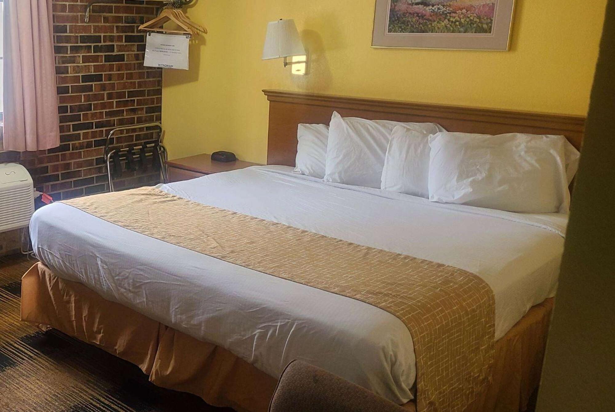 Travelodge By Wyndham Airport Platte City מראה חיצוני תמונה