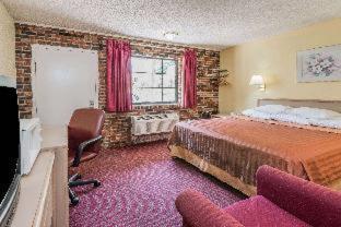 Travelodge By Wyndham Airport Platte City חדר תמונה